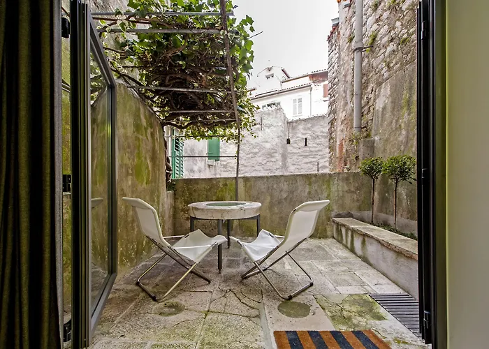 Aalvar And Aalto Rovinj